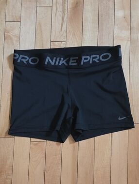 Nike Pro Women's Black Performance Compression Shorts Large